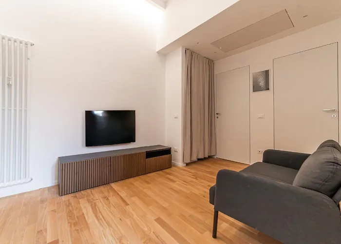 Apartment Base Dell'avventura - Metro Manzoni, Metro Lodi & Wi-fi *